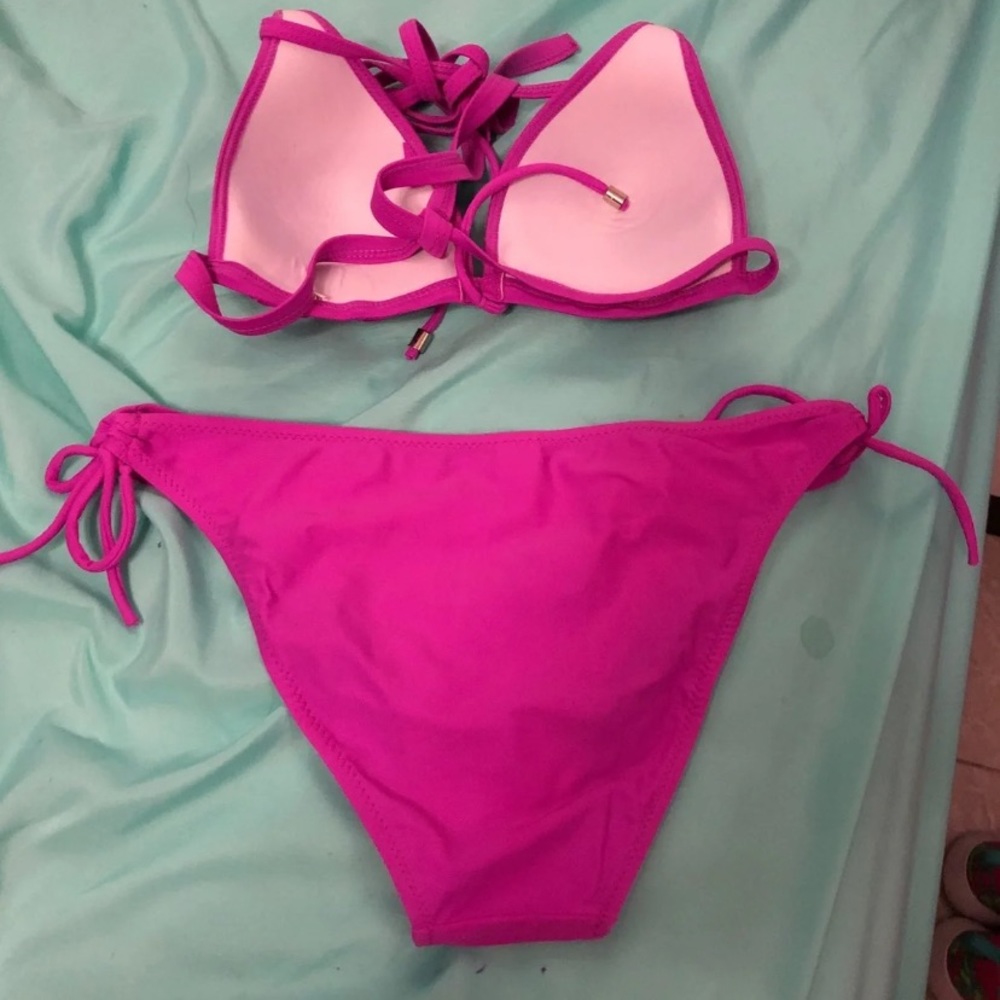 Purple bikini - Picture 2 of 4
